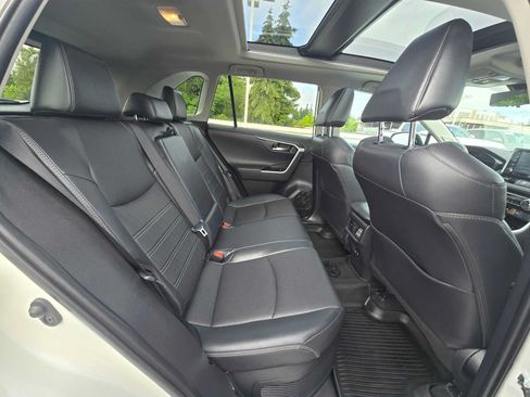 Used 2021 Toyota RAV4 Limited AWD/4WD image 12