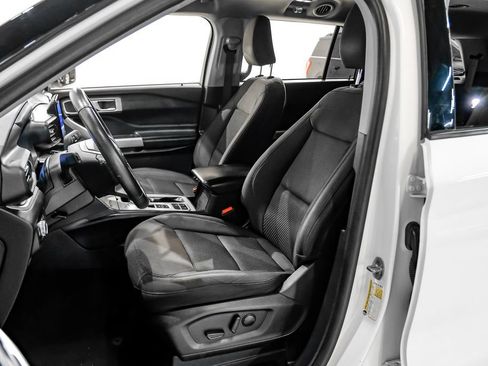 Used 2023 Ford Explorer XLT RWD image 30