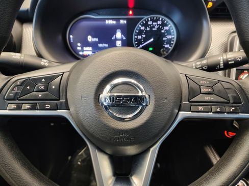 Used 2019 Nissan Kicks SV image 19