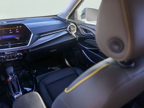 Used 2024 Chevrolet Trax ACTIV w/ Sunroof Package image 30