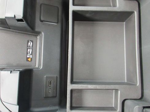 Certified 2023 GMC Sierra 1500 AT4 w/ AT4 Premium Package image 34