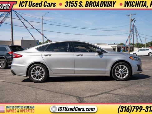 Used 2019 Ford Fusion SE FWD image 7