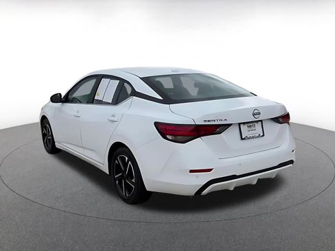 Used 2025 Nissan Sentra SV image 11