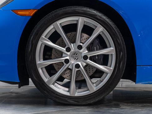 Used 2025 Porsche 718 Cayman RWD image 39