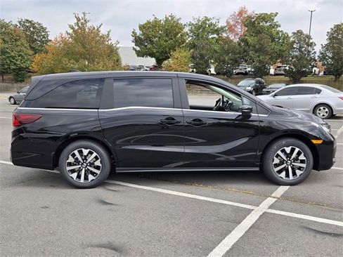 New 2026 Honda Odyssey EX-L image 2