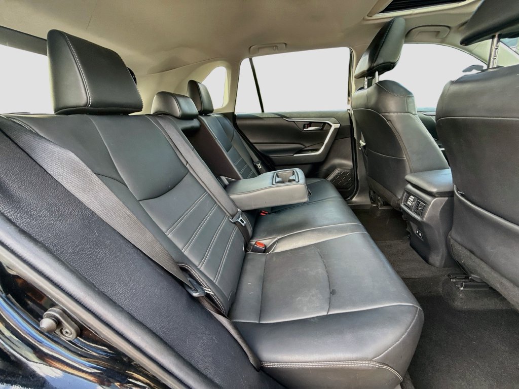 Used 2021 Toyota RAV4 XLE Premium FWD image 30
