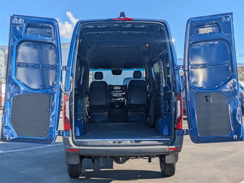 New 2025 Mercedes-Benz Sprinter 2500 image 10