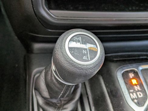 Used 2023 Jeep Gladiator Sport image 26