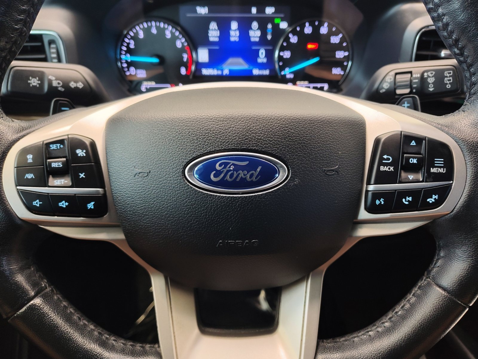 Used 2020 Ford Explorer Limited RWD image 18