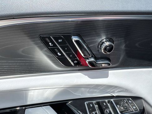 New 2025 Cadillac Lyriq Luxury image 17