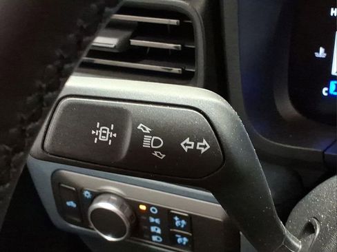 Certified 2025 Ford Maverick XLT w/ XLT Luxury Package AWD/4WD image 17