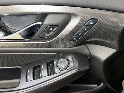 Certified 2022 Chevrolet Traverse Premier w/ LPO, Floor Liner Package image 5