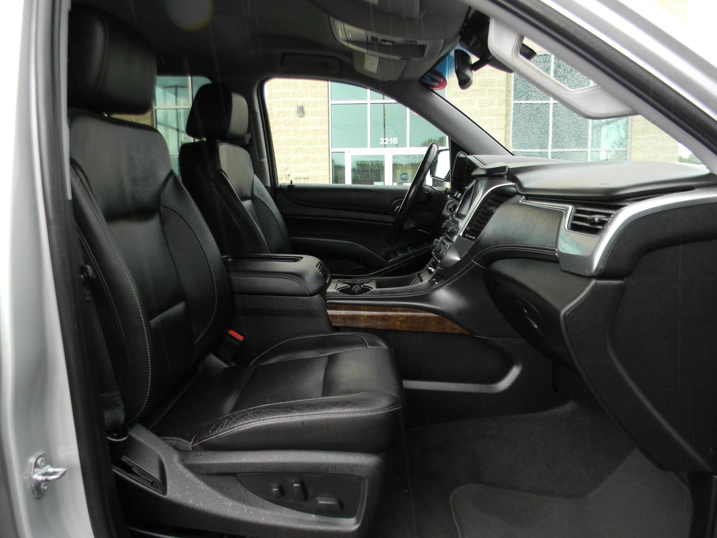 Used 2019 Chevrolet Suburban LT AWD/4WD image 5