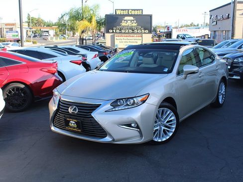 Used 2016 Lexus ES 350 w/ Luxury Package w/Wood Trim FWD image 43