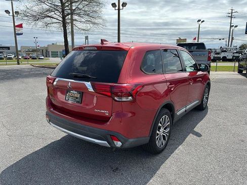 Used 2018 Mitsubishi Outlander SE AWD/4WD image 7