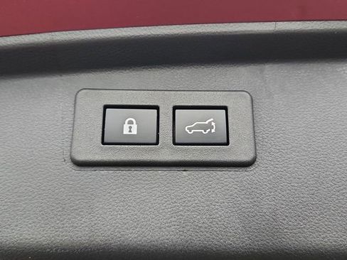 Used 2025 Subaru Outback Premium image 29