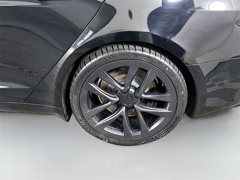Used 2022 Tesla Model S image 35
