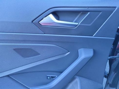 Used 2023 Volkswagen Jetta SE image 25