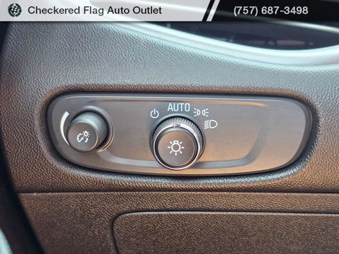 Used 2024 Chevrolet Malibu LT FWD image 11