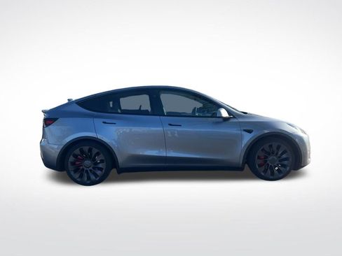 Used 2024 Tesla Model Y Performance AWD/4WD image 4