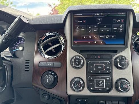 Used 2015 Ford F250 Lariat w/ Chrome Package AWD/4WD image 18