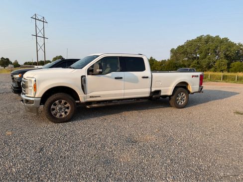 Used 2023 Ford F250 XLT w/ FX4 Off-Road Package AWD/4WD image 4