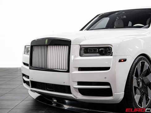Used 2020 Rolls-Royce Cullinan Black Badge image 13