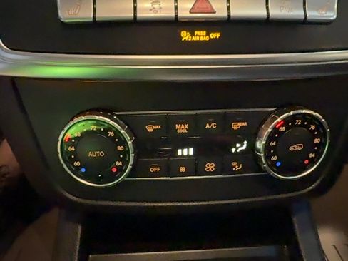 Used 2014 Mercedes-Benz GL 450 4MATIC image 24