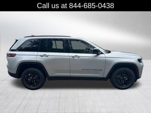 New 2026 Jeep Grand Cherokee Altitude RWD image 4