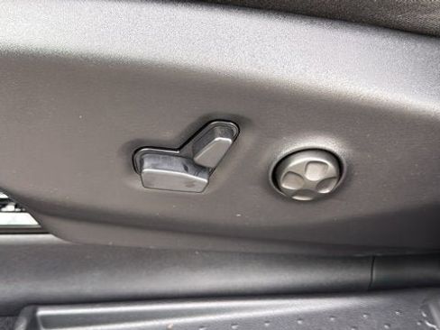 New 2026 Chrysler Pacifica Select image 8