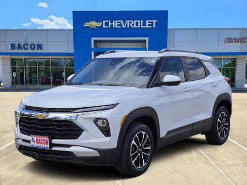 Used 2025 Chevrolet TrailBlazer LT AWD/4WD image 1