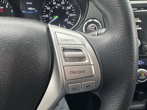 Used 2016 Nissan Rogue SV FWD image 20