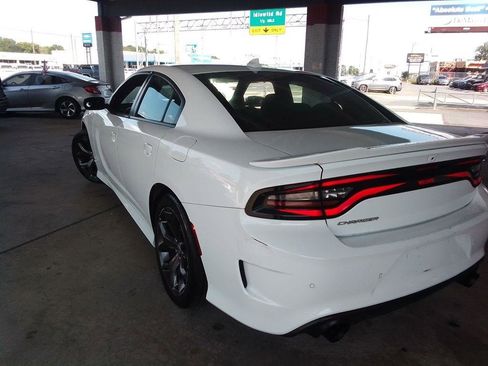 Used 2019 Dodge Charger GT RWD image 4