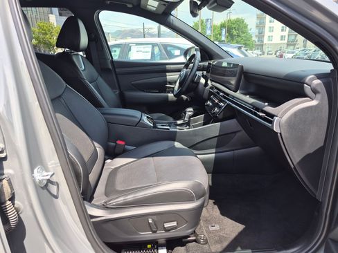 Certified 2025 Hyundai Santa Cruz Limited AWD/4WD image 33