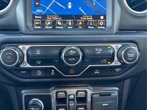 Used 2021 Jeep Gladiator Overland w/ Popular Equipment Package AWD/4WD image 32