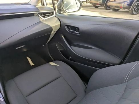 Used 2025 Toyota Corolla LE w/ Convenience Package FWD image 18
