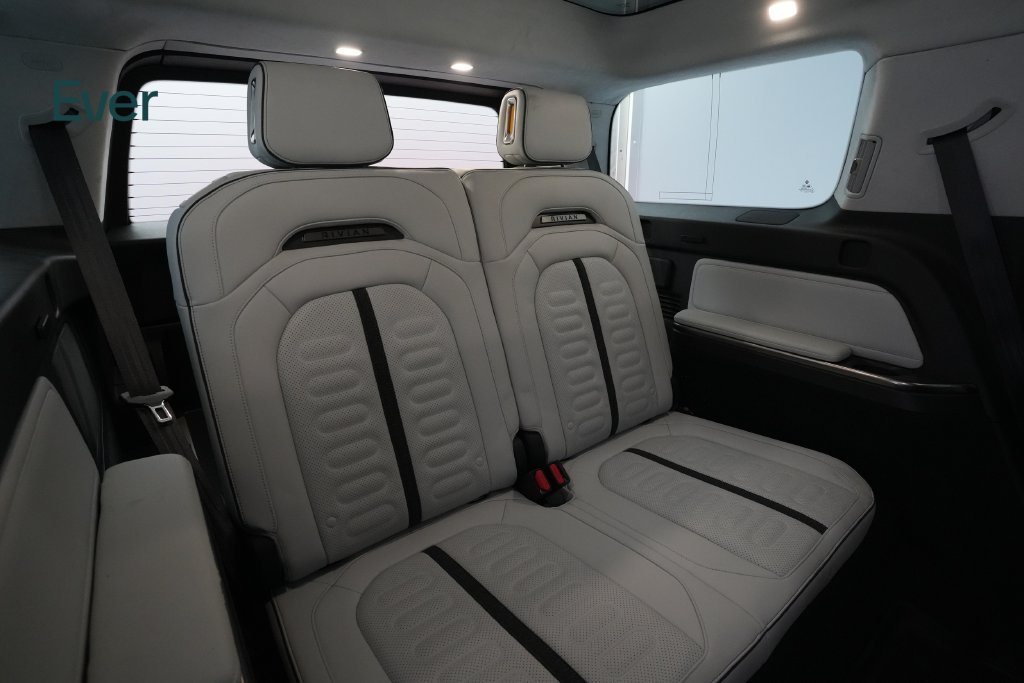 Used 2023 Rivian R1S Launch Edition Quad AWD/4WD image 26