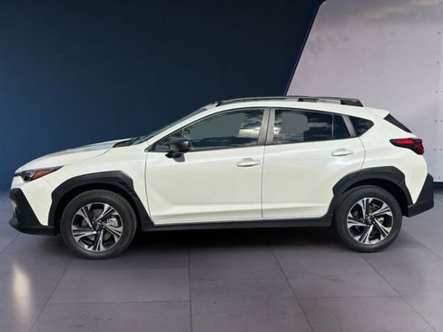 Used 2024 Subaru Crosstrek 2.0i Premium AWD/4WD image 2