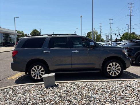 Used 2013 Toyota Sequoia Platinum AWD/4WD image 5