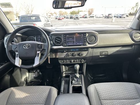 Used 2022 Toyota Tacoma SR5 image 28