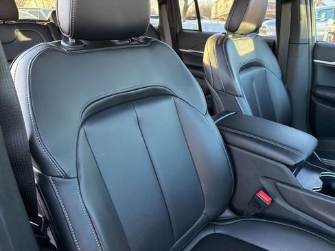 Used 2025 Jeep Grand Cherokee Limited w/ MOPAR Finishing Package image 28