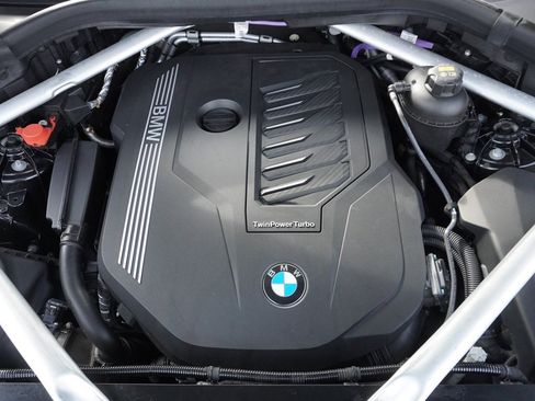 Used 2023 BMW X6 xDrive40i w/ M Sport Package image 28