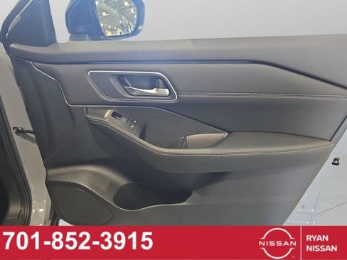New 2026 Nissan Rogue Platinum AWD/4WD image 37