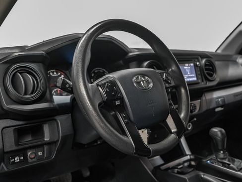 Used 2018 Toyota Tacoma SR w/ SR Convenience Package AWD/4WD image 14