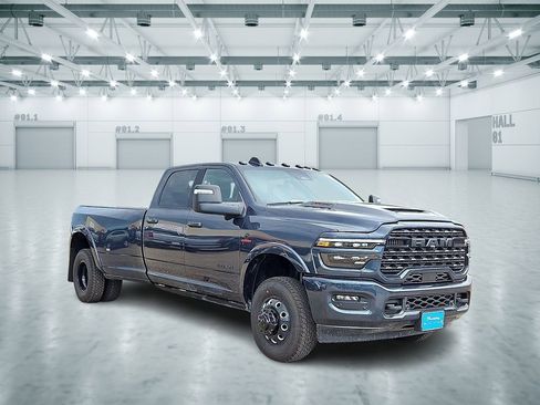 New 2025 RAM 3500 Limited AWD/4WD image 4
