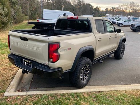 Used 2024 Chevrolet Colorado ZR2 w/ Technology Package image 31