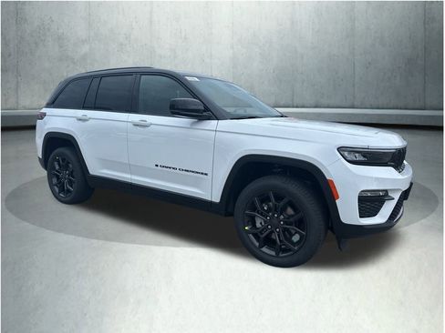 New 2025 Jeep Grand Cherokee Limited image 8