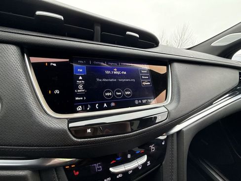 Used 2025 Cadillac XT5 Premium Luxury image 19