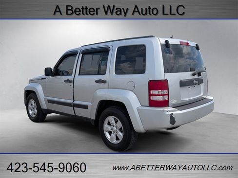 Used 2012 Jeep Liberty Sport RWD image 3