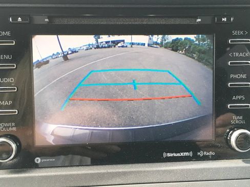 Used 2020 Toyota Sienna LE w/ Carpet Mat Package FWD image 10